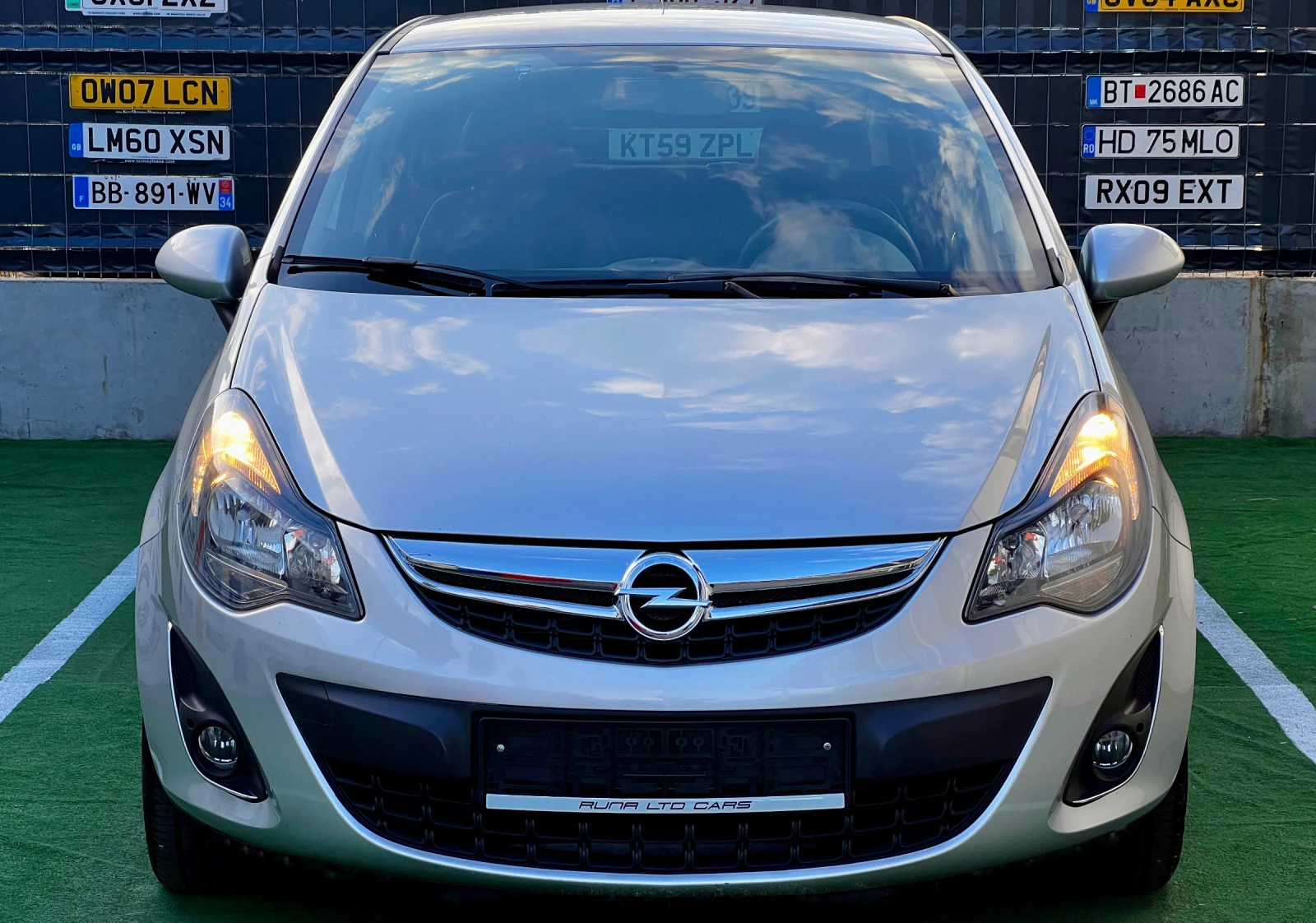 Opel Corsa ГАРАНЦИЯ 1.2i GPL Ecotec Cosmo - изображение 2