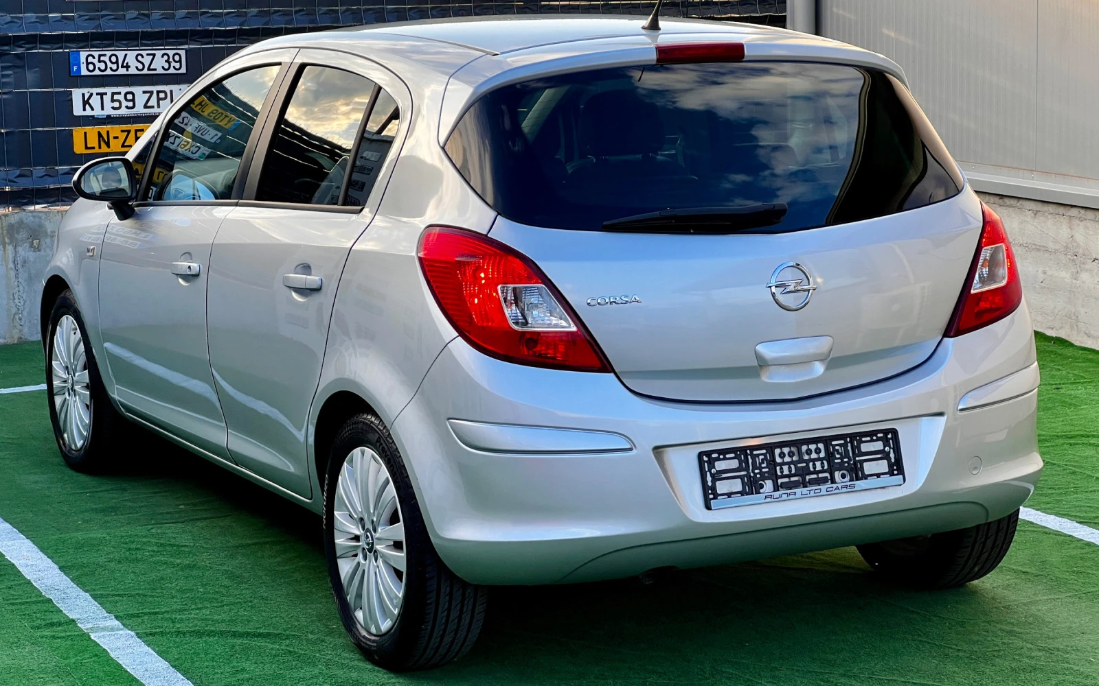 Opel Corsa ГАРАНЦИЯ 1.2i GPL Ecotec Cosmo - изображение 7