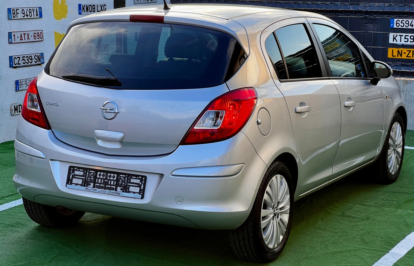 Opel Corsa ГАРАНЦИЯ 1.2i GPL Ecotec Cosmo - изображение 5