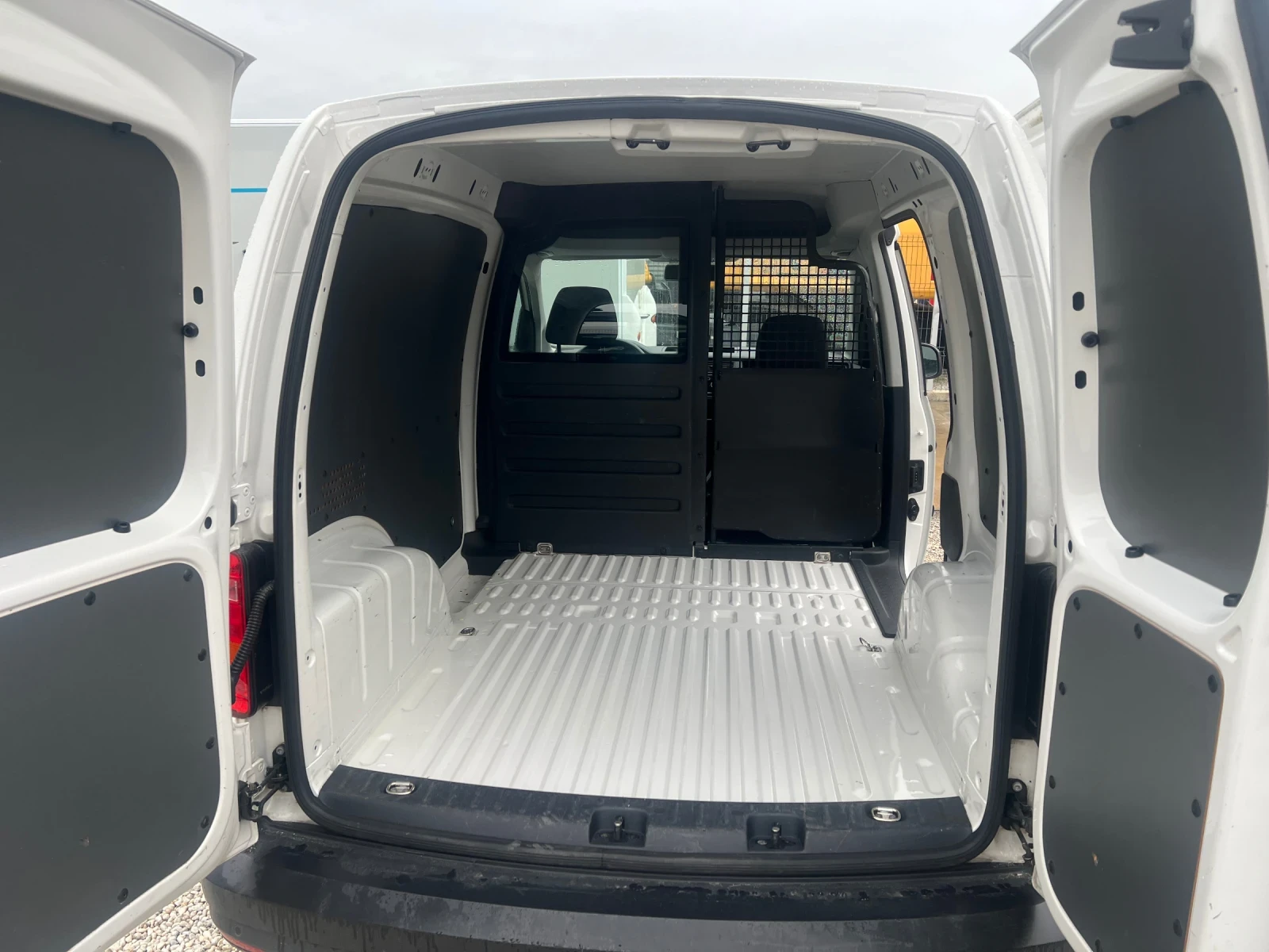 VW Caddy 2.0tdi-Klima - изображение 10