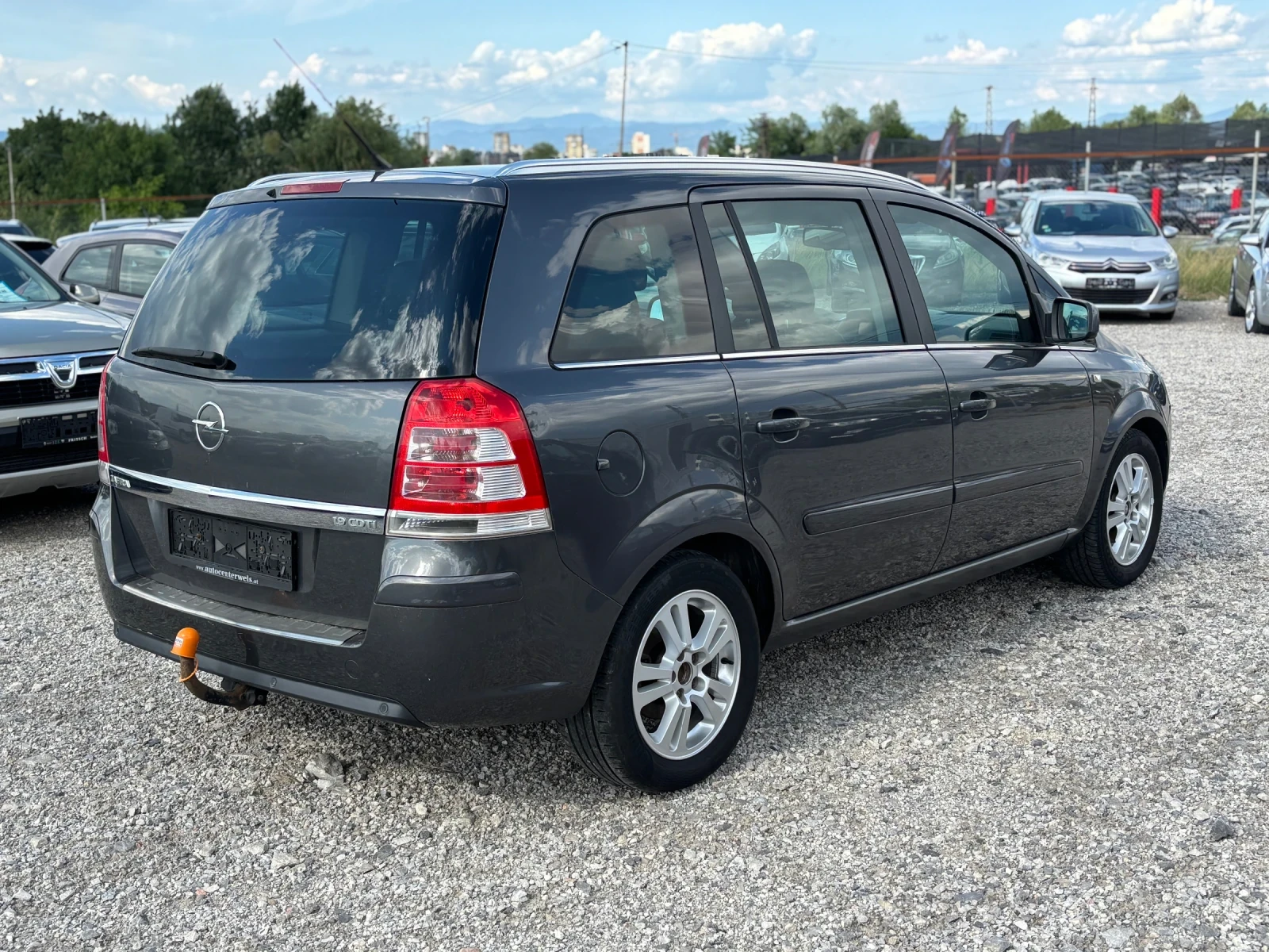 Opel Zafira 1.9-120кс, 7-местен - изображение 4