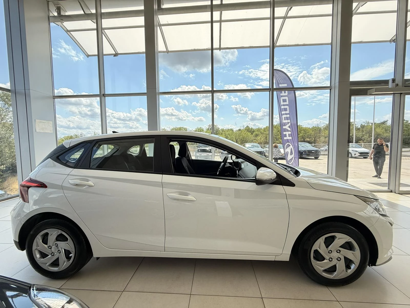 Hyundai I20 Hyundai I20 Business 1.2 5MT - изображение 4