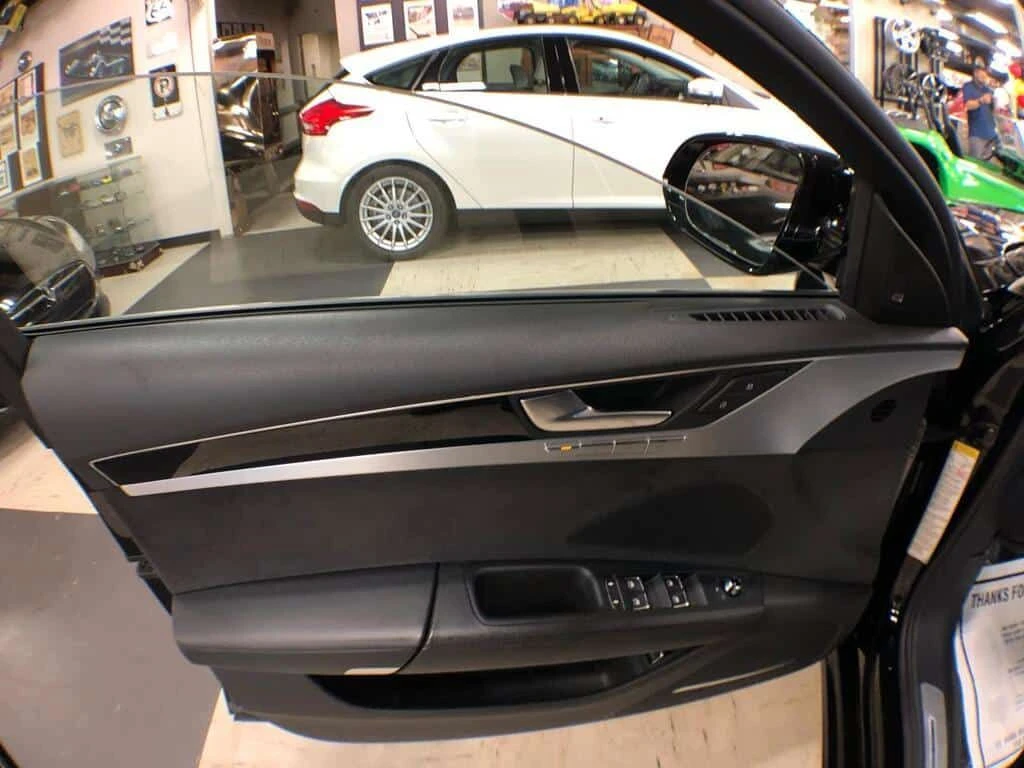 Audi A8 4.0 V8| 360| HUD| ОБДУХВАНЕ| ПАНОРАМА, снимка 6 - Автомобили и джипове - 53876374