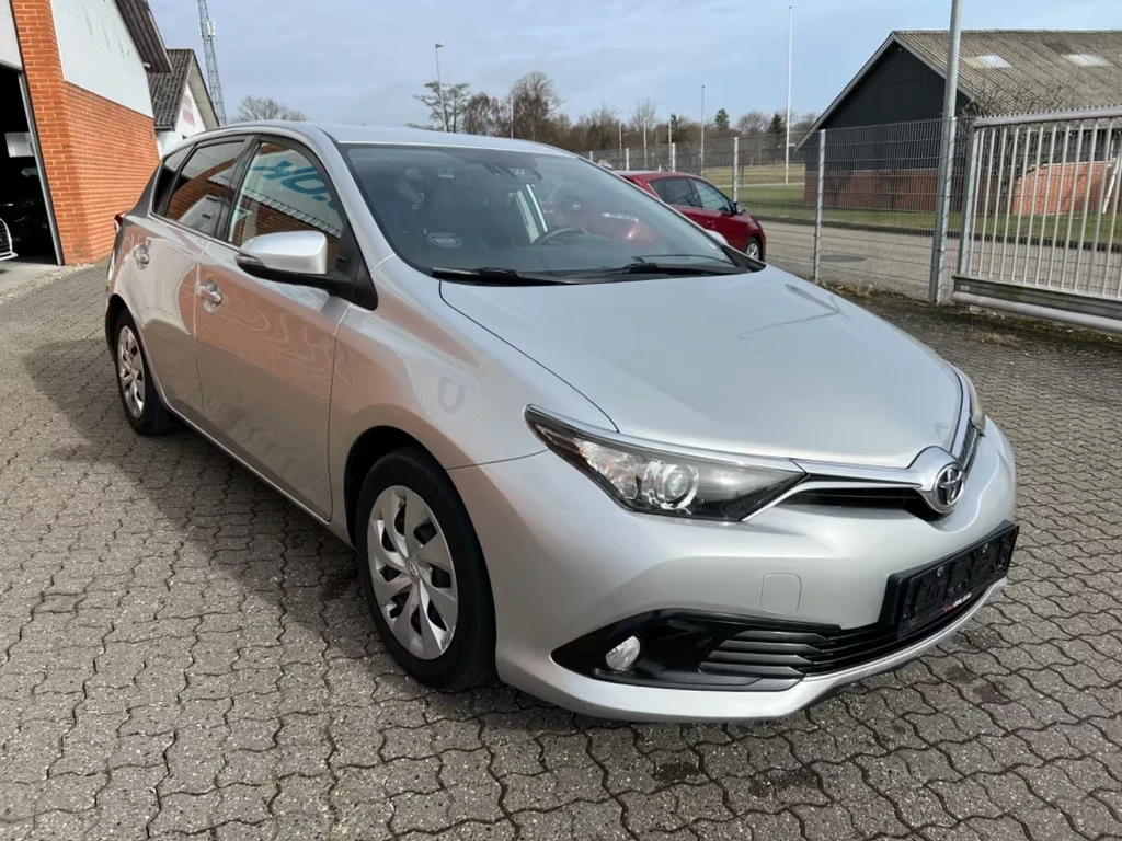 Toyota Auris Comfort 1.2 benzin 116ps DK, снимка 2 - Автомобили и джипове - 54153576