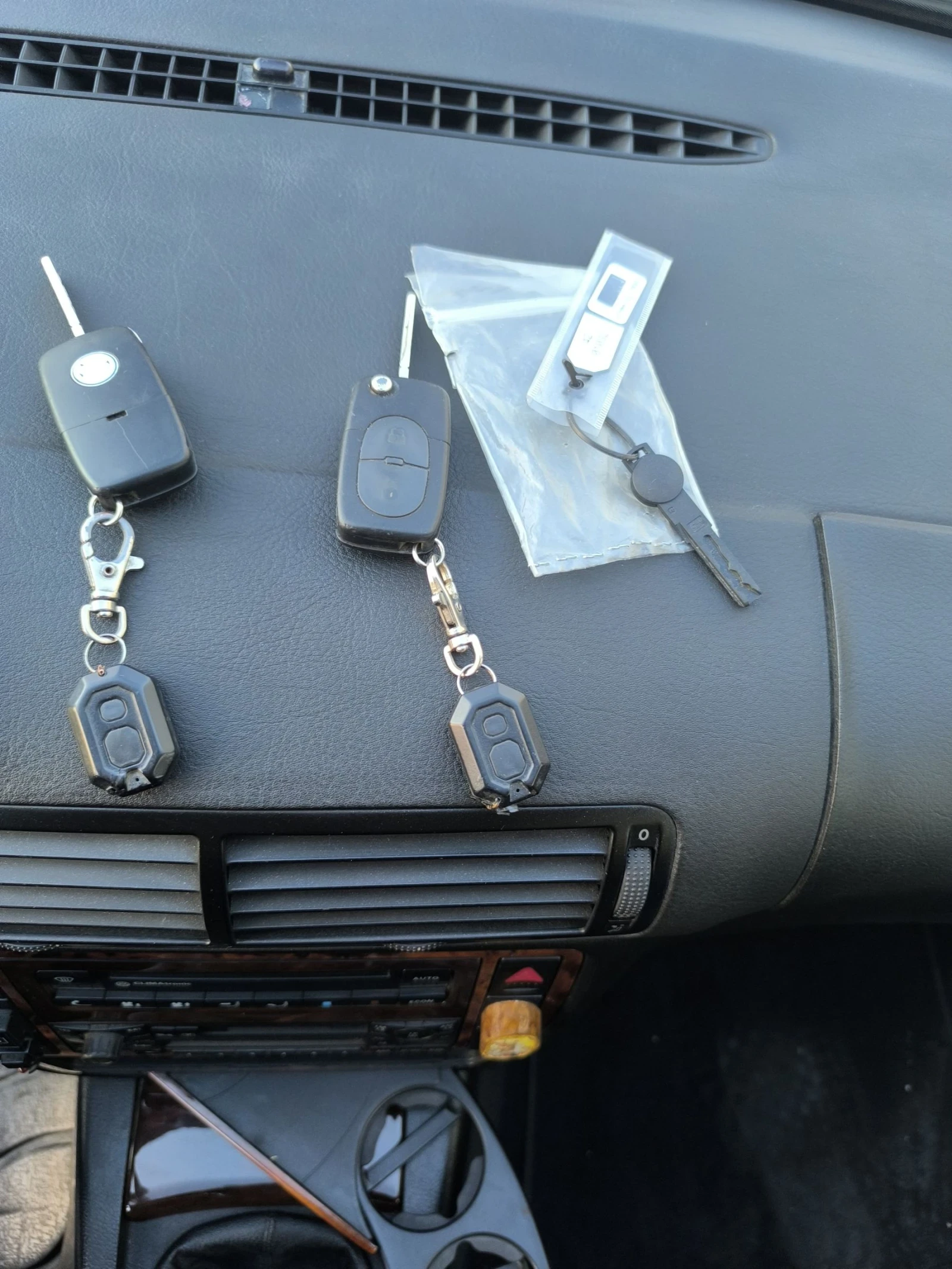 VW Passat 1.8 Т Газ/Бензин , снимка 16 - Автомобили и джипове - 54351124