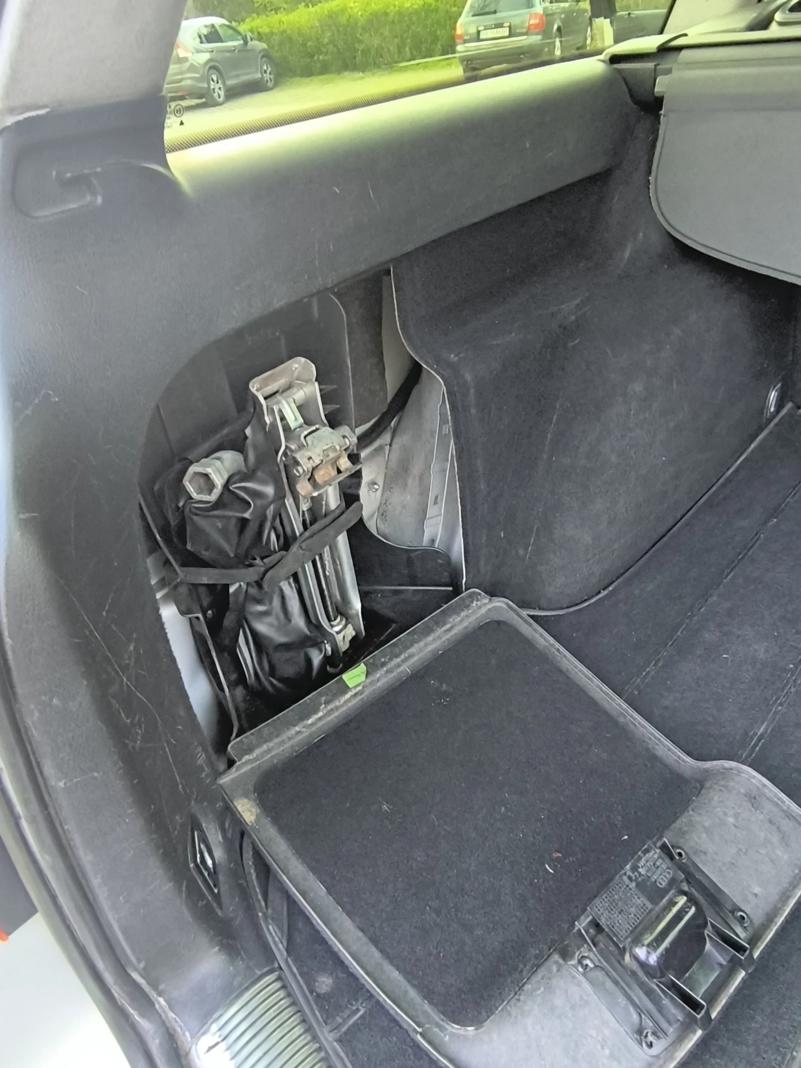 VW Passat 1.8 Т Газ/Бензин , снимка 13 - Автомобили и джипове - 54351124