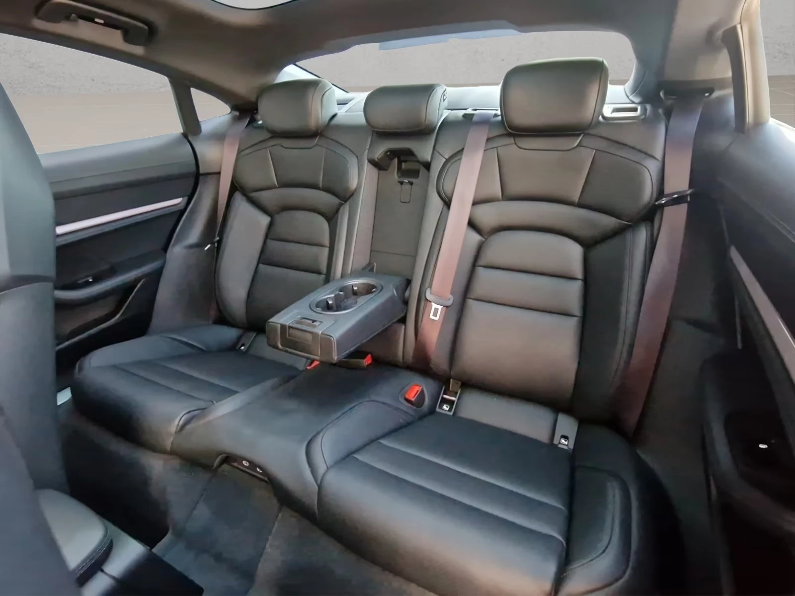 Porsche Taycan 4S/571HP/PANO/MATRIX/360/CHRONO/ACC/394z, снимка 13 - Автомобили и джипове - 54428731