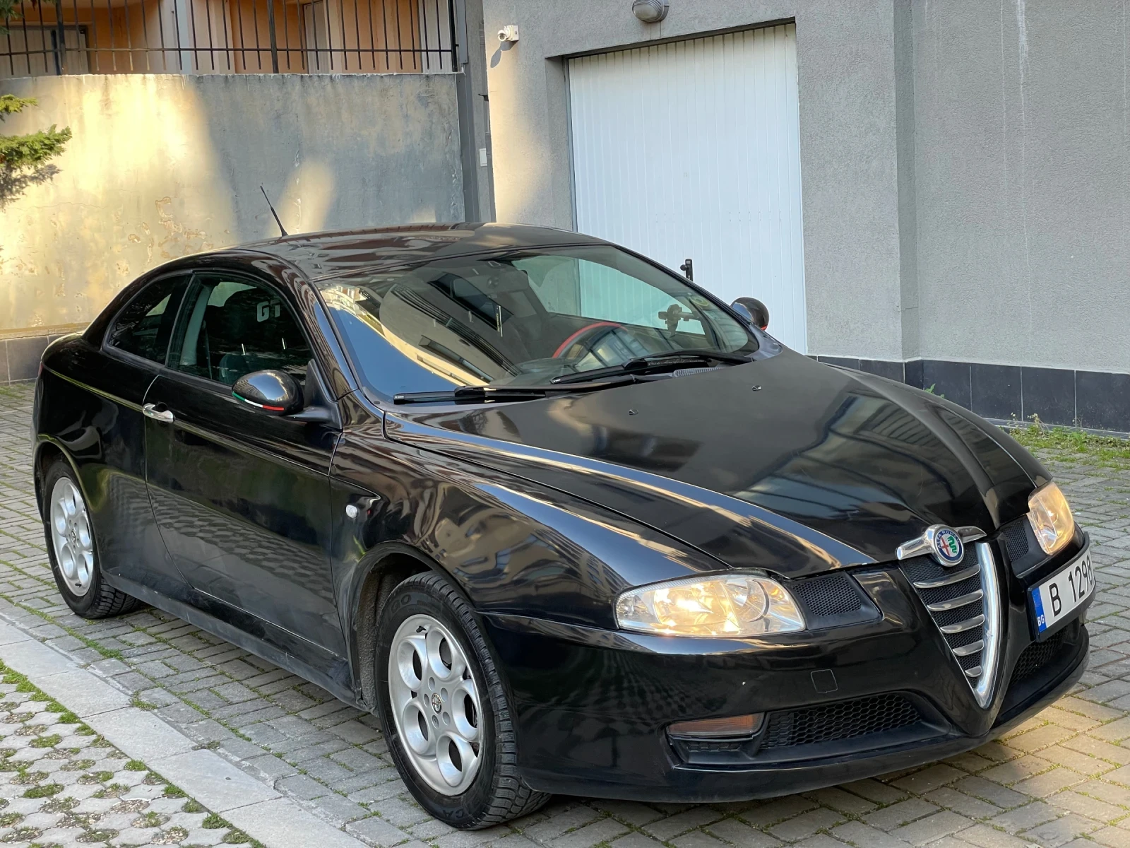 Alfa Romeo Gt 1.8 Twin Spark Bertone, 2 КОМПЛЕКТА НОВИ ГУМИ, снимка 3 - Автомобили и джипове - 54454579