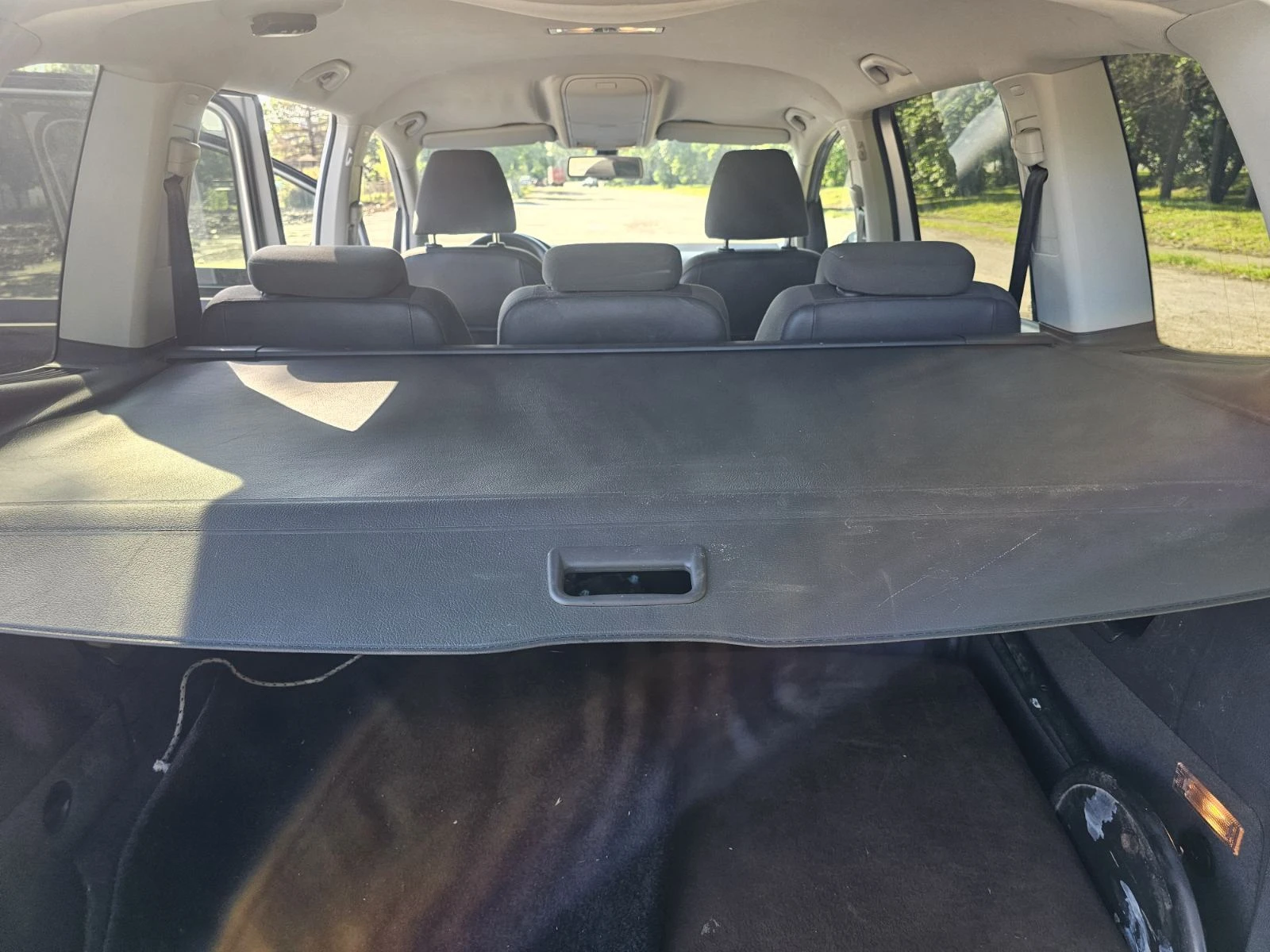 VW Touran 1.4TSI DSG, снимка 9 - Автомобили и джипове - 54665580