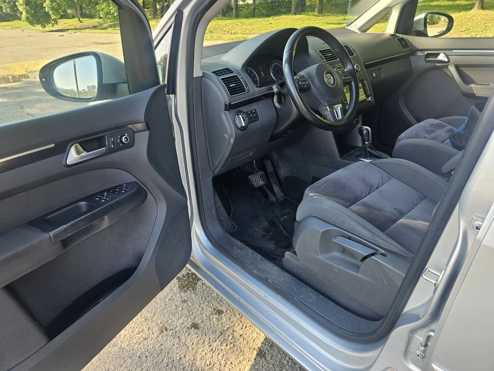 VW Touran 1.4TSI DSG, снимка 14 - Автомобили и джипове - 54665580
