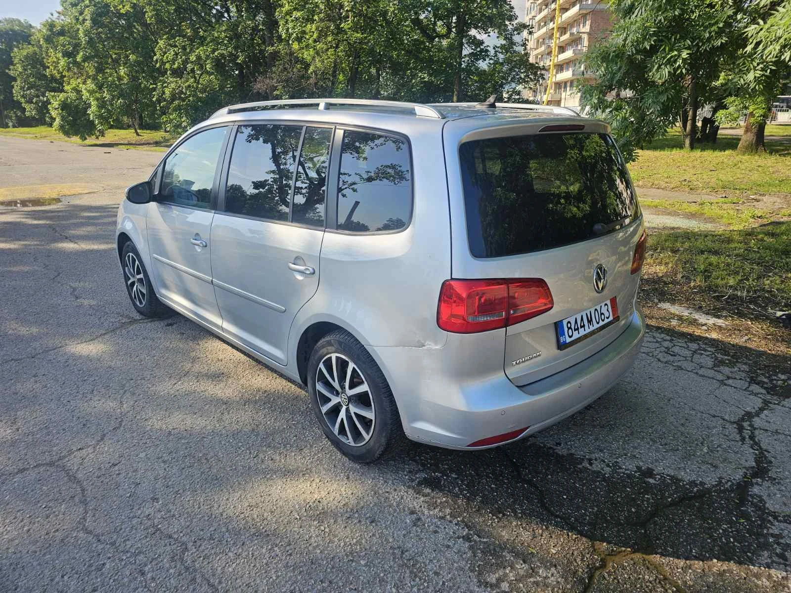 VW Touran 1.4TSI DSG, снимка 4 - Автомобили и джипове - 54665580