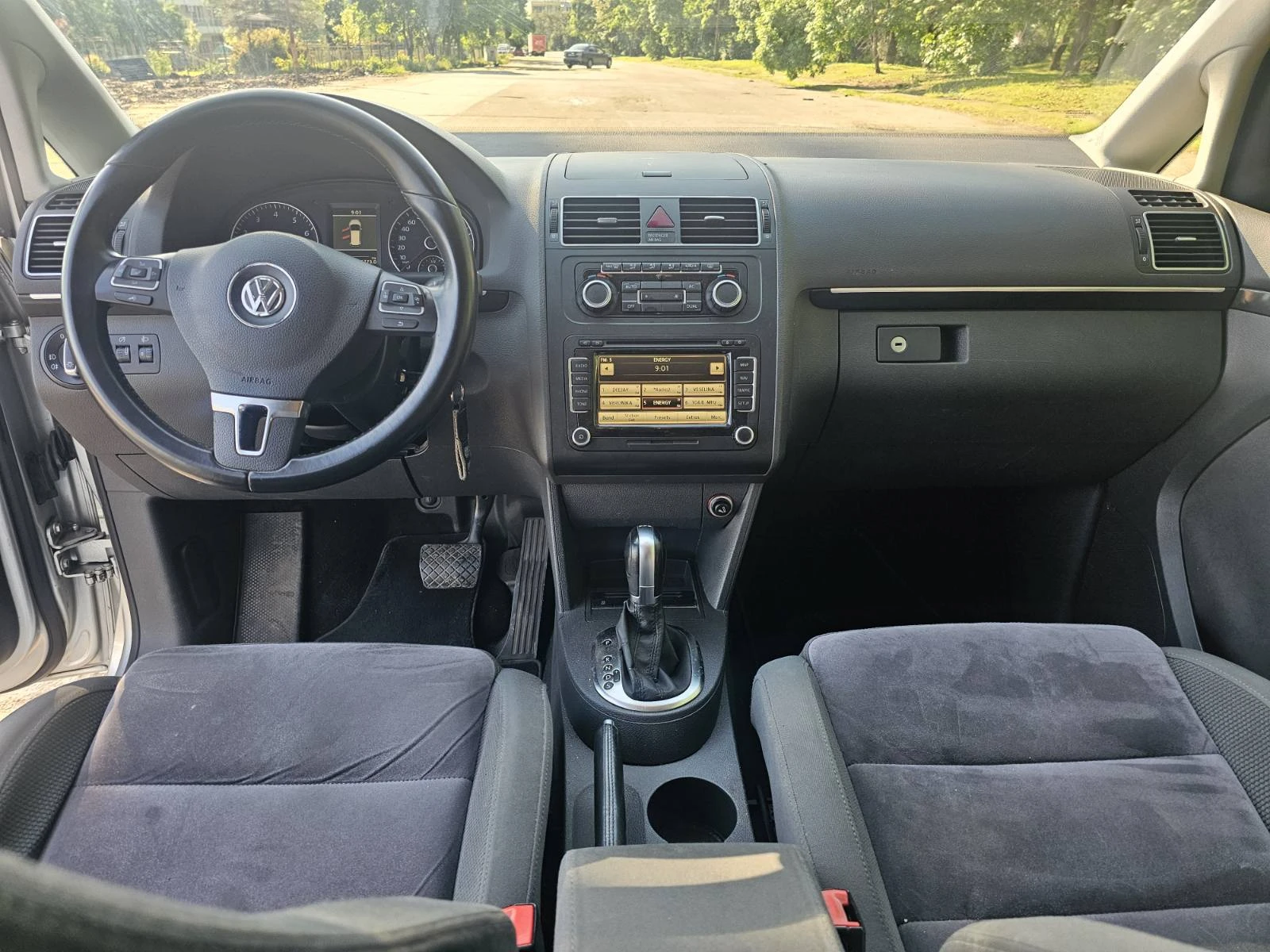 VW Touran 1.4TSI DSG, снимка 7 - Автомобили и джипове - 54665580