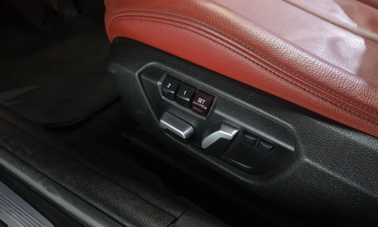 BMW 330 330i M sport Full, снимка 13 - Автомобили и джипове - 54945398