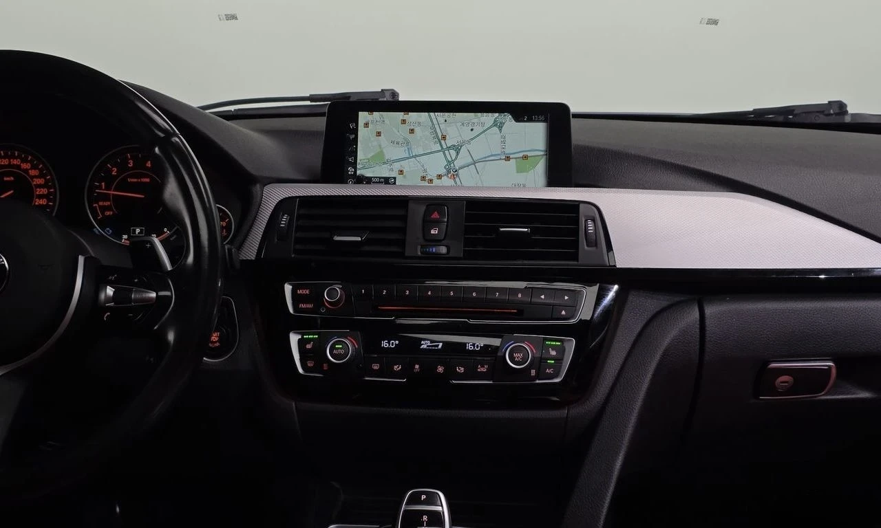 BMW 330 330i M sport Full, снимка 11 - Автомобили и джипове - 54945398