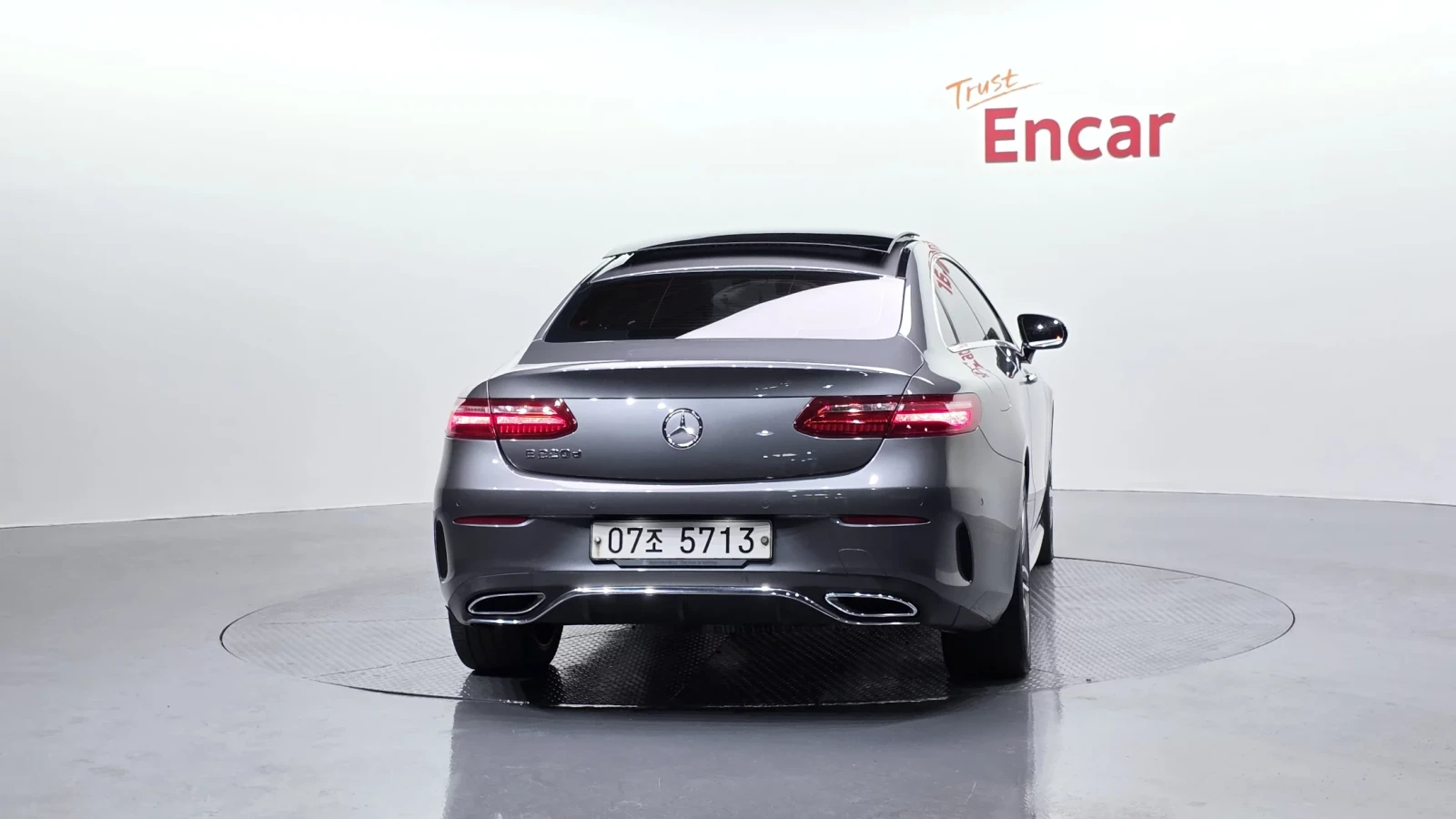 Mercedes-Benz E 220 COUPE/HEAD UP/PANORAMA/360CAM/FULL, снимка 4 - Автомобили и джипове - 55219590
