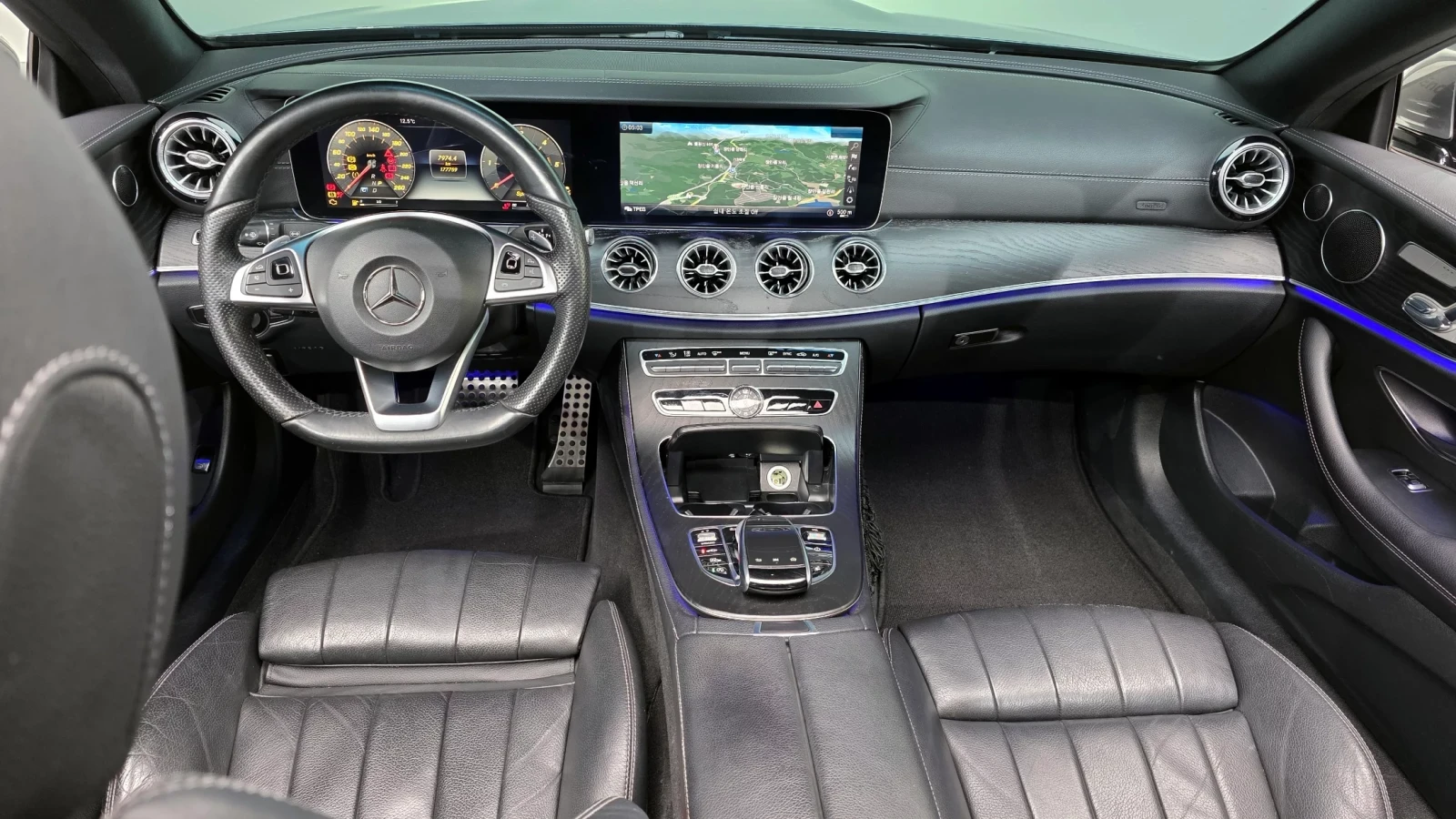 Mercedes-Benz E 220 COUPE/HEAD UP/PANORAMA/360CAM/FULL, снимка 6 - Автомобили и джипове - 55219590