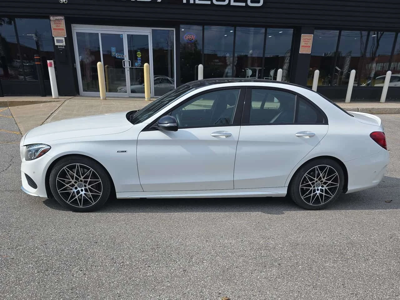 Mercedes-Benz C 450 AMG 4MATIC * FULL AMG PACK* BURMESTER* ПАНОРАМА* , снимка 3 - Автомобили и джипове - 55614792