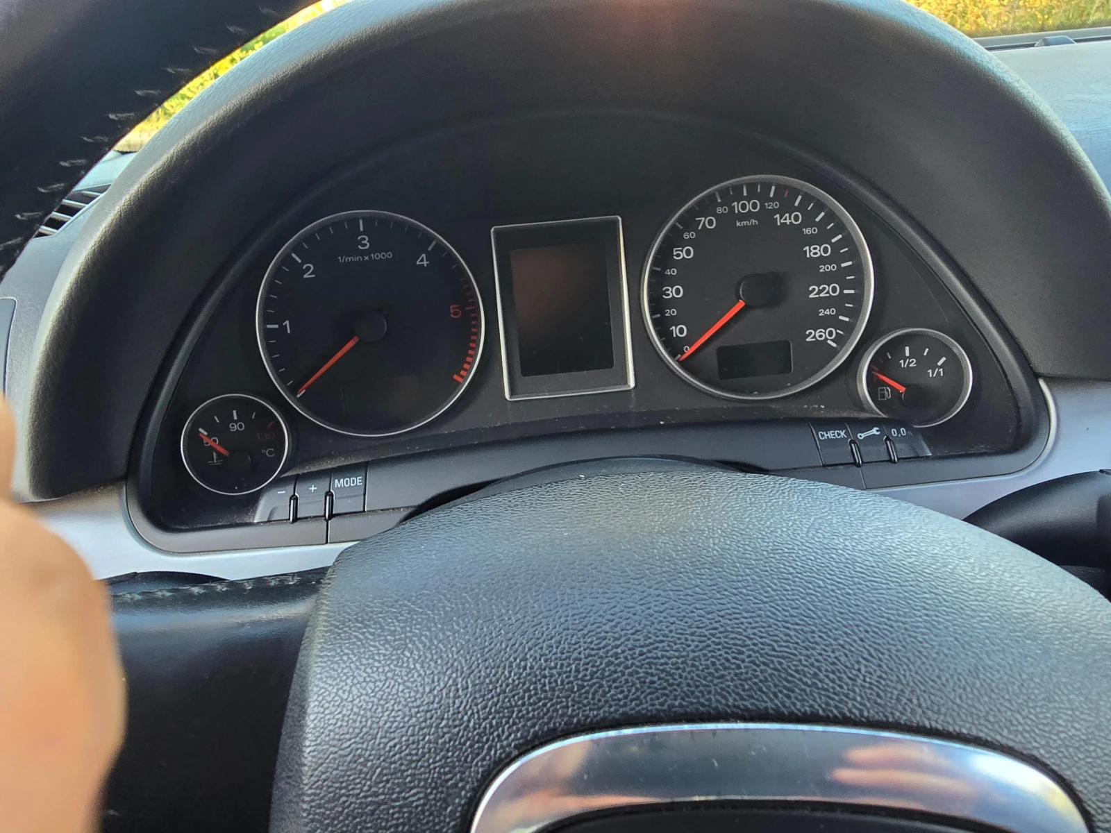 Audi A4 2.0TDI, снимка 16 - Автомобили и джипове - 55974962