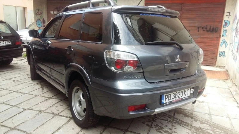 Mitsubishi Outlander, снимка 3 - Автомобили и джипове - 48048637