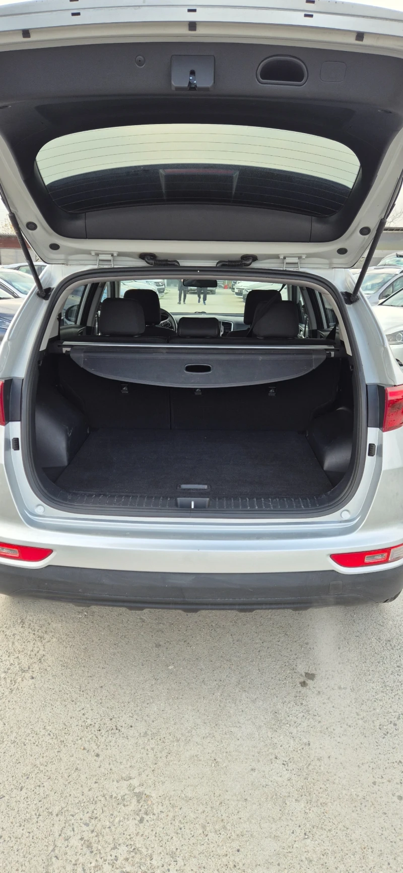 Kia Sportage, снимка 6 - Автомобили и джипове - 52646543