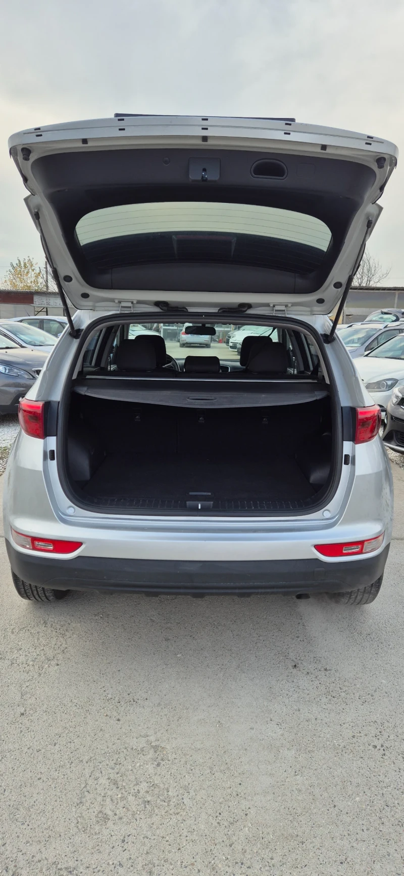 Kia Sportage, снимка 5 - Автомобили и джипове - 52646543