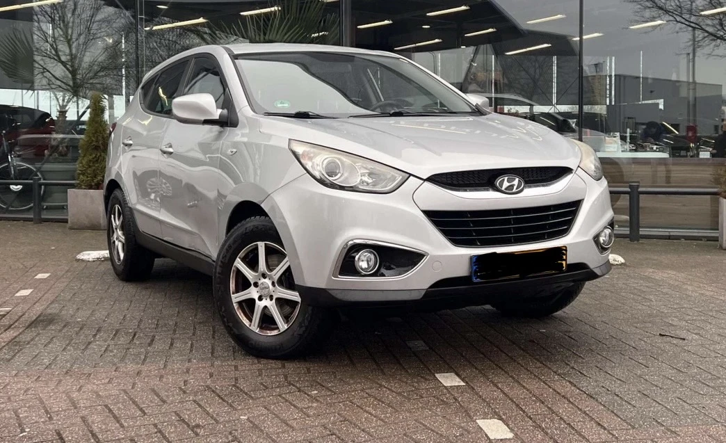 Hyundai IX35 2.0, снимка 2 - Автомобили и джипове - 53864630