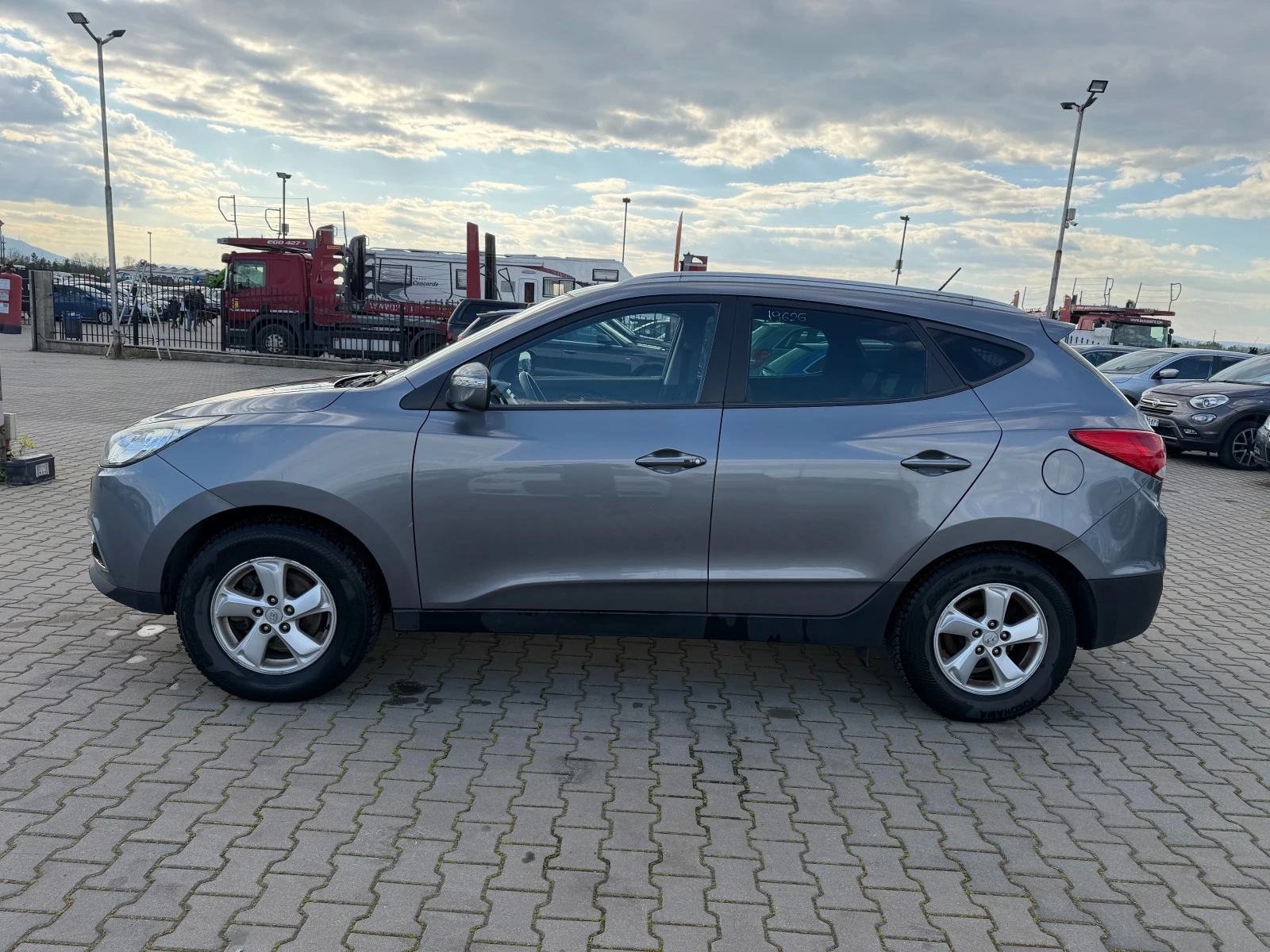 Hyundai IX35 2.0CRDI 4WD KOJA EURO 5, снимка 9 - Автомобили и джипове - 54296189