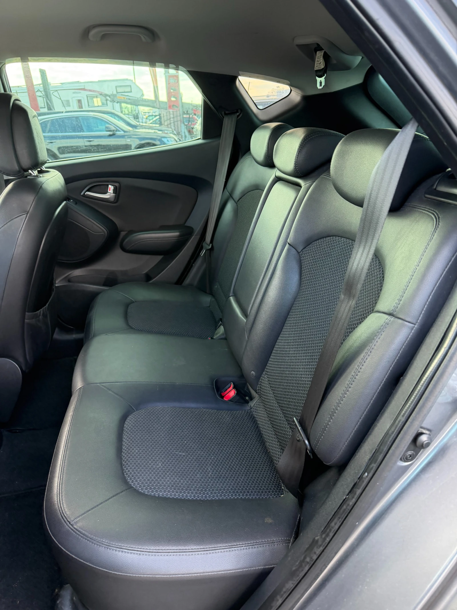 Hyundai IX35 2.0CRDI 4WD KOJA EURO 5, снимка 10 - Автомобили и джипове - 54296189