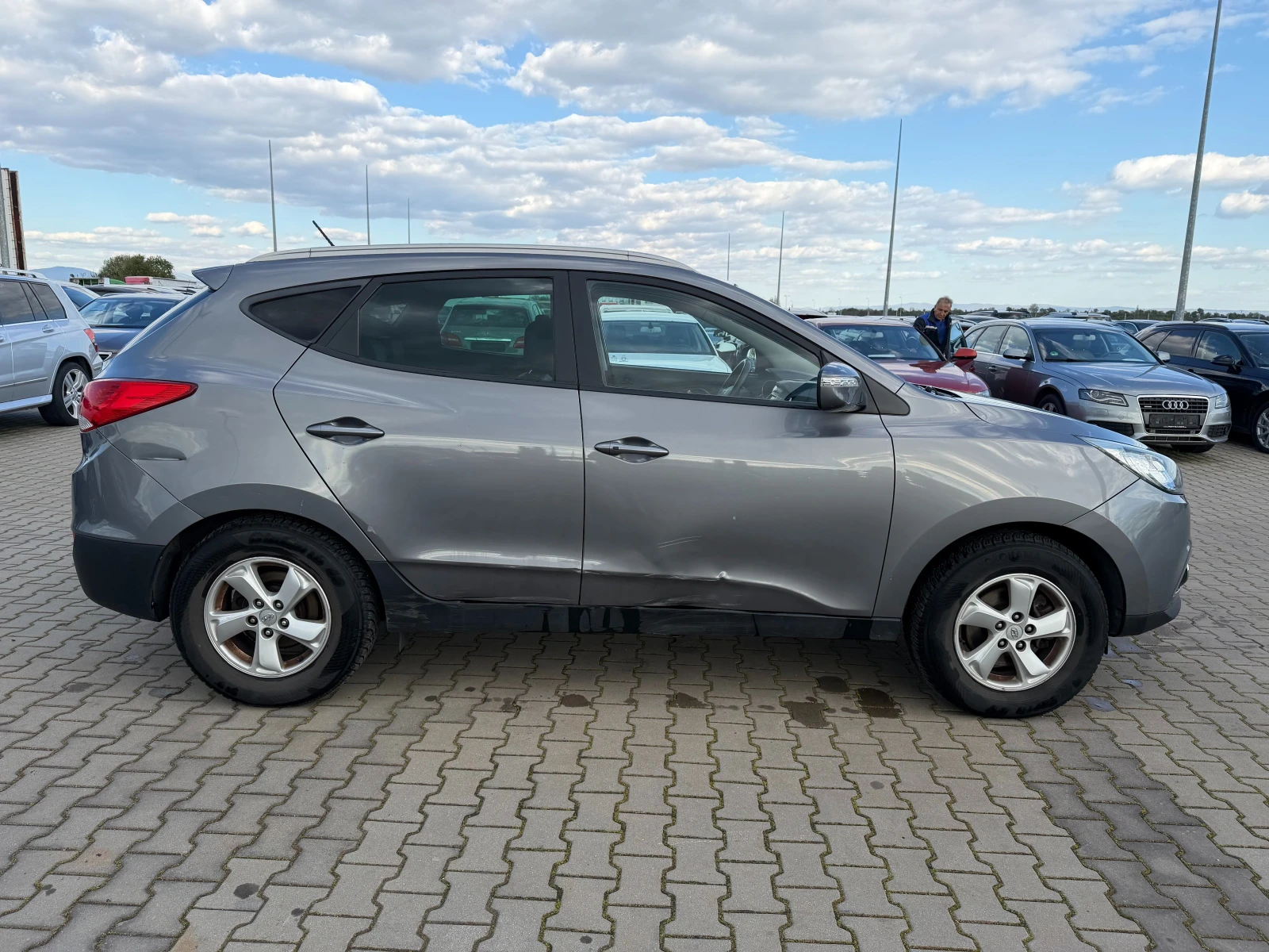 Hyundai IX35 2.0CRDI 4WD KOJA EURO 5, снимка 5 - Автомобили и джипове - 54296189