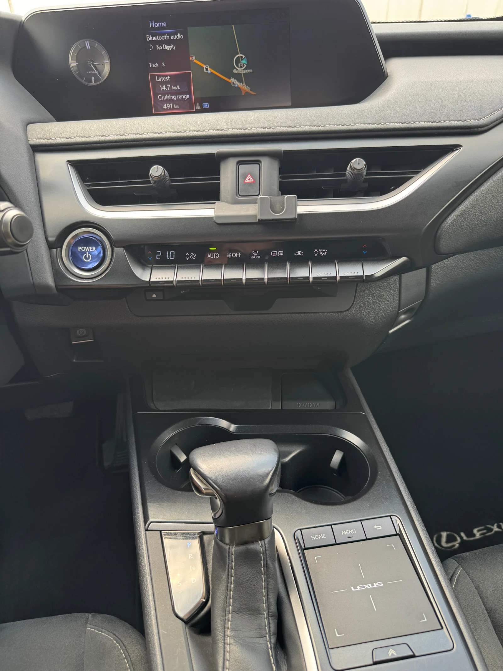 Lexus UX 250h 2.0 AWD Executive, снимка 4 - Автомобили и джипове - 55324235