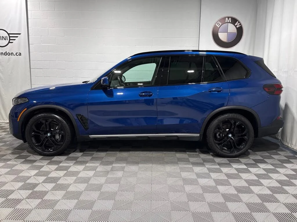BMW X5 xDrive40i/БЯЛ САЛОН/HK/HUD/ВЪЗДУХ/ОБДУХ/LE MANS/PA, снимка 7 - Автомобили и джипове - 56215188