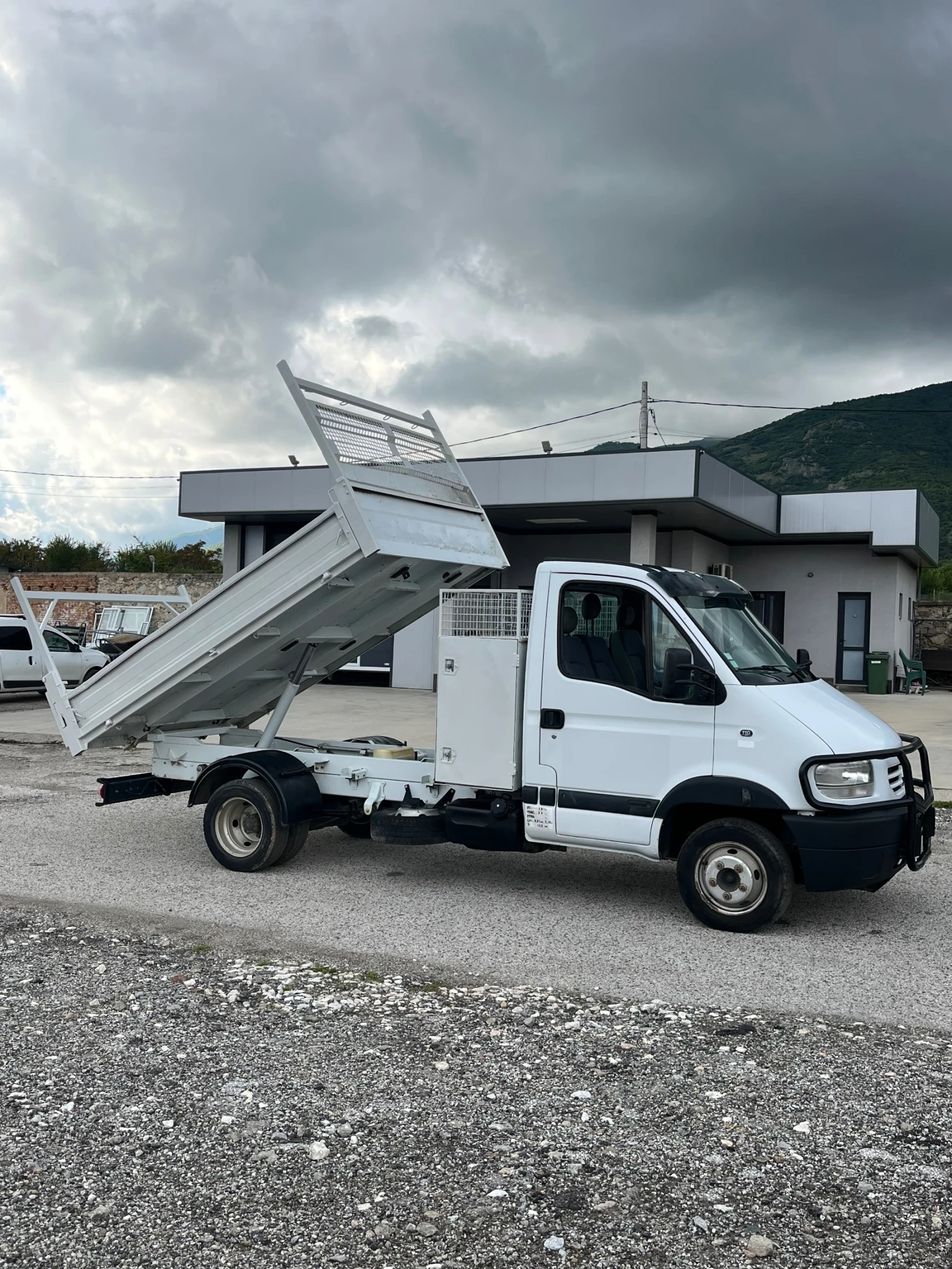Renault Master 2.8 самосвал 3.5 тона Б категоря  - изображение 5