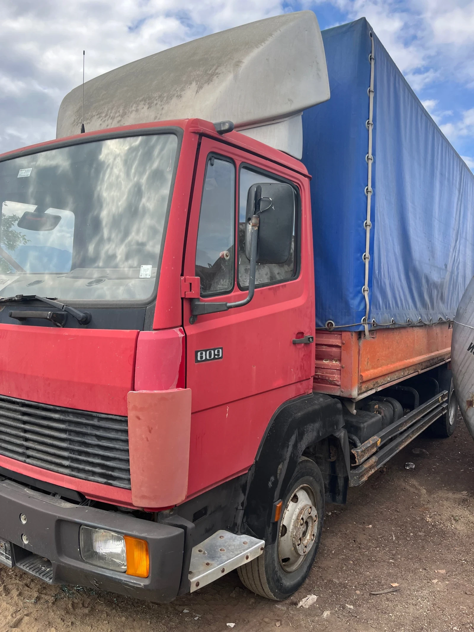 Mercedes-Benz 809 На части