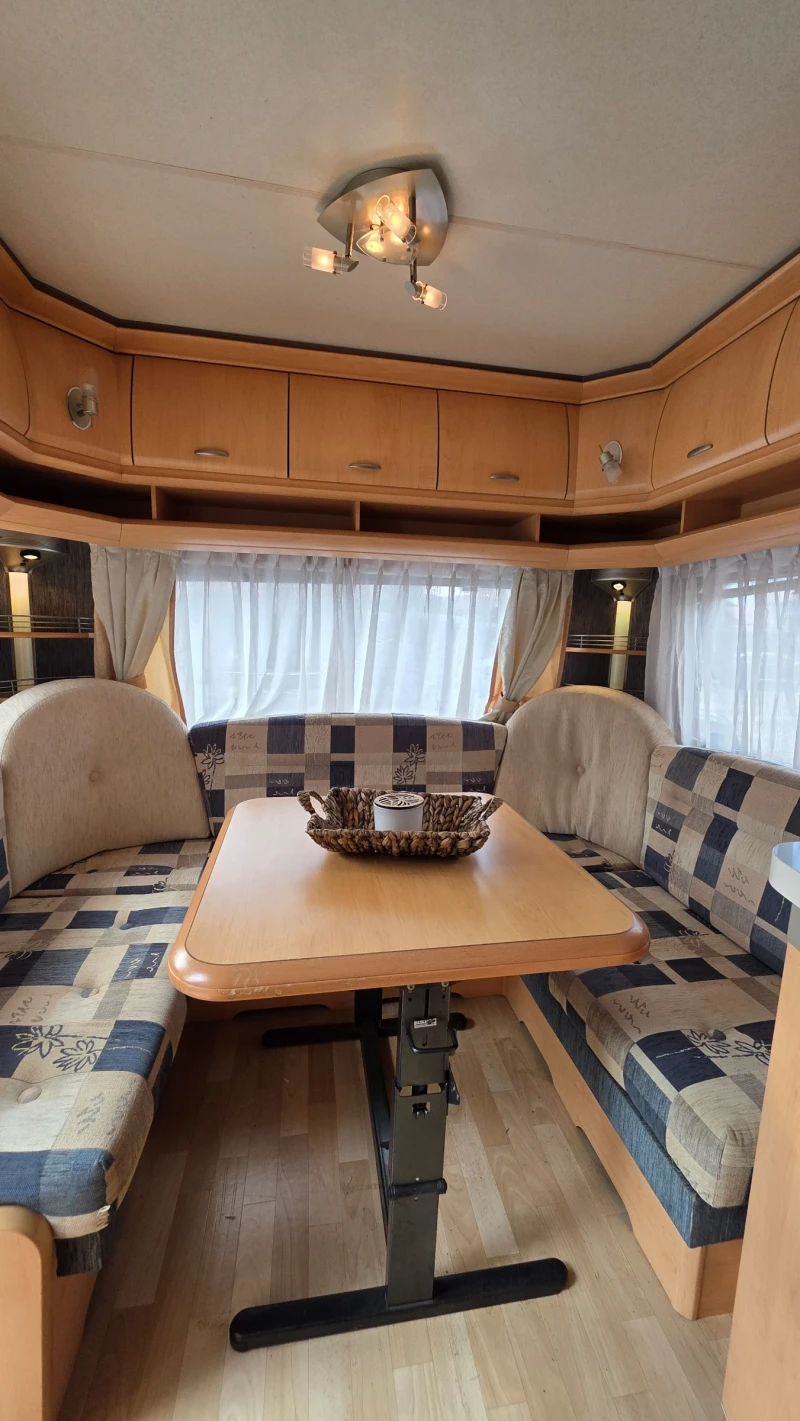 Каравана Hobby De luxe 460, снимка 15 - Каравани и кемпери - 52277428