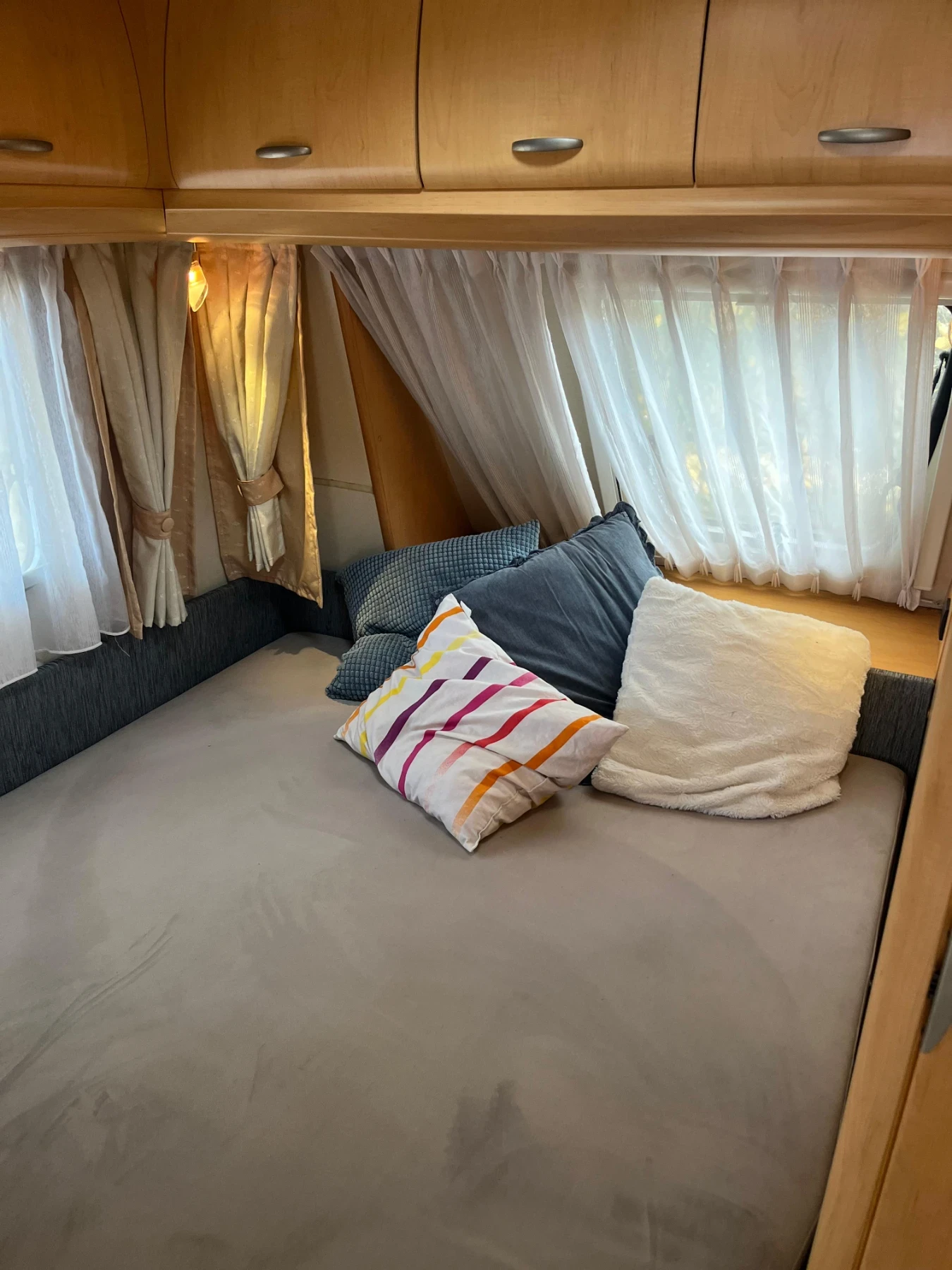  Hobby De luxe 460 | Mobile.bg   2