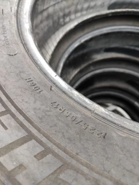 Гуми Зимни 225/65R17, снимка 10