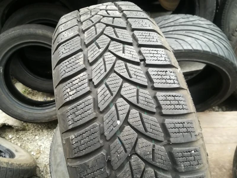 Гуми Зимни 185/60R15, снимка 2 - Гуми и джанти - 20432849