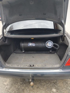 Mercedes-Benz E 280  GAZ 4MATIC, снимка 8