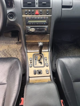 Mercedes-Benz E 280  GAZ 4MATIC, снимка 12