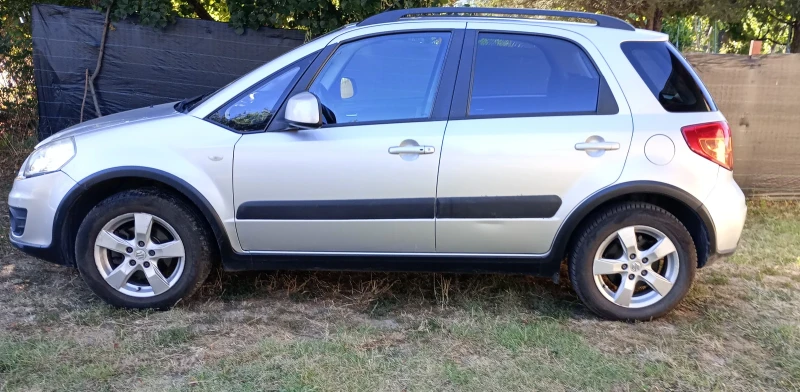 Suzuki SX4, снимка 4 - Автомобили и джипове - 46758467