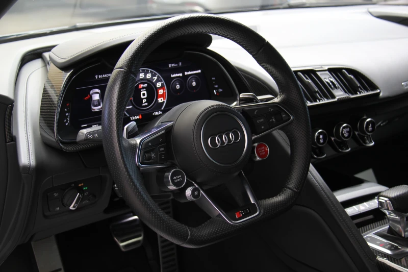 Audi R8 Perfomance/V10/Bang&Olufsen/Audi Keramik/Carbon, снимка 14 - Автомобили и джипове - 46827396