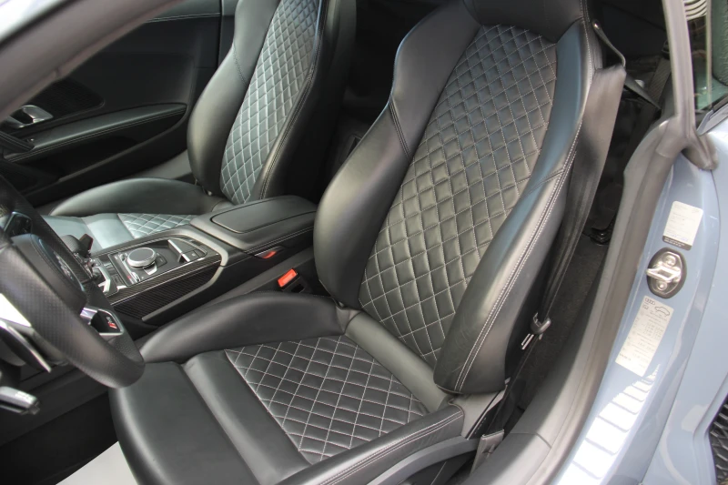 Audi R8 Perfomance/V10/Bang&Olufsen/Audi Keramik/Carbon, снимка 10 - Автомобили и джипове - 46827396