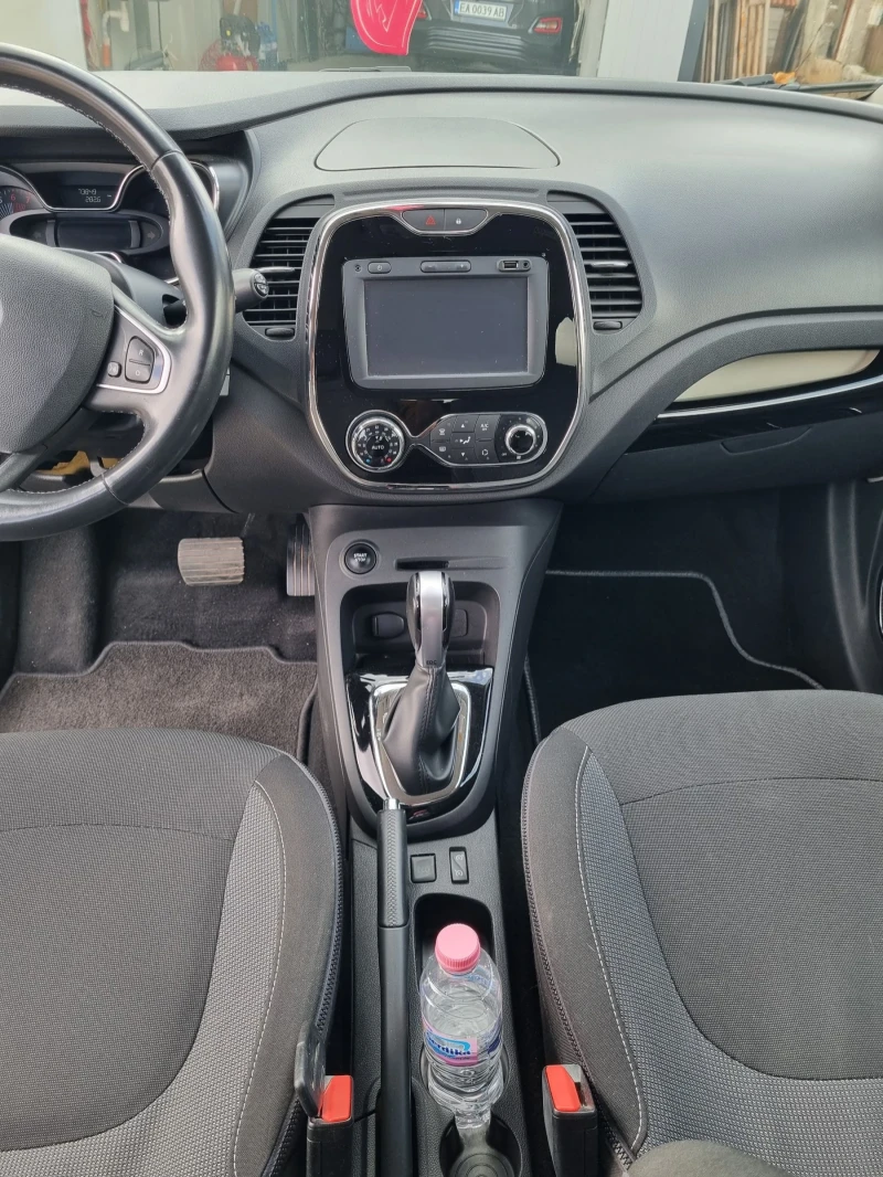 Renault Captur 1.2Tce, снимка 9 - Автомобили и джипове - 47368336