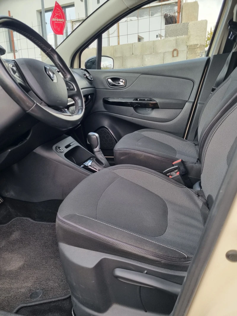 Renault Captur 1.2Tce, снимка 11 - Автомобили и джипове - 47368336