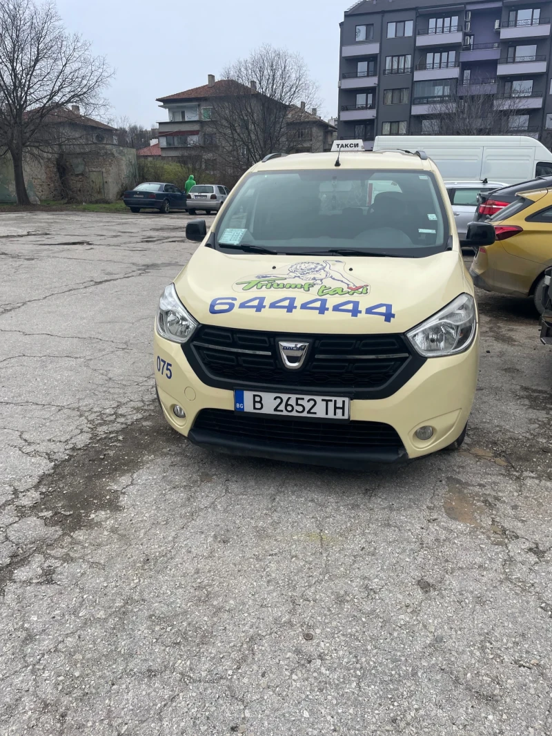 Dacia Lodgy Бенз/Газ, снимка 1 - Автомобили и джипове - 48975733