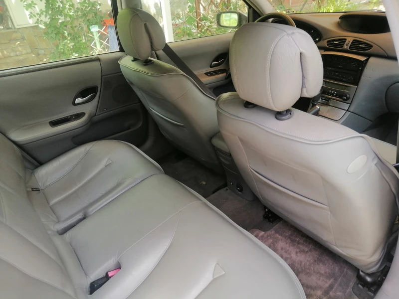 Renault Laguna, снимка 6 - Автомобили и джипове - 52544088