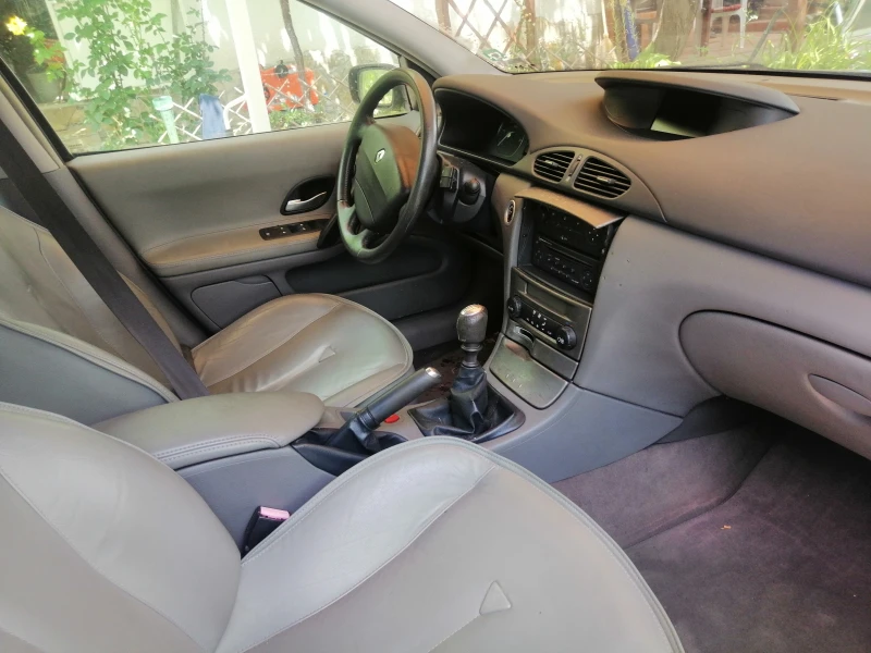 Renault Laguna, снимка 9 - Автомобили и джипове - 52544088