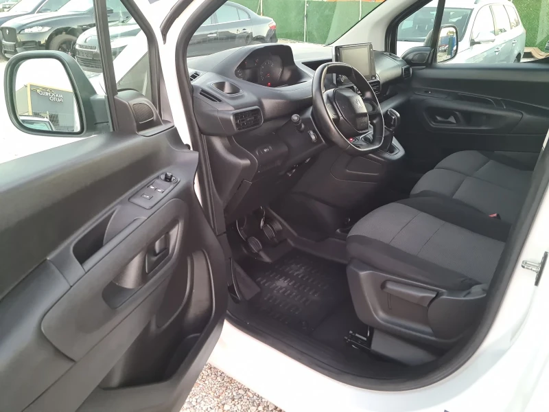 Peugeot Partner 1.5 HDI / navi / euro 6, снимка 9 - Автомобили и джипове - 51798395