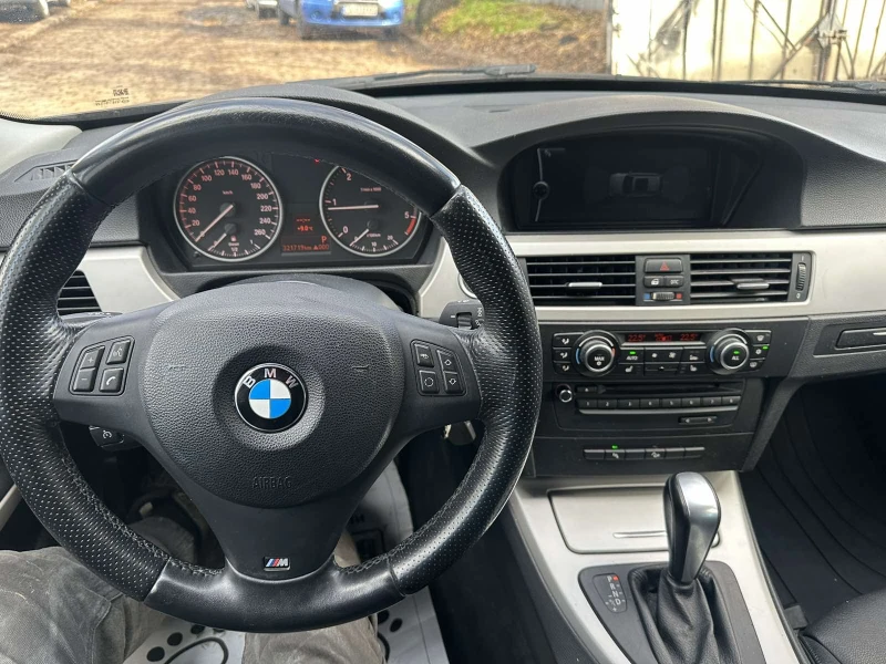 BMW 320 D - x-drive M pakcket, снимка 12 - Автомобили и джипове - 52411817