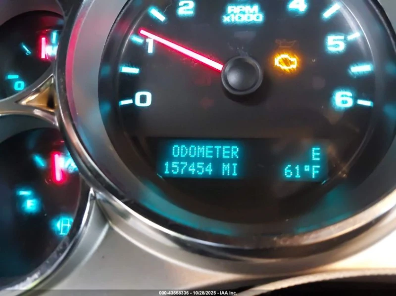 Chevrolet Silverado 5.3L V-8 VVT, 315HP 4X2 Drive, снимка 7 - Автомобили и джипове - 53021746